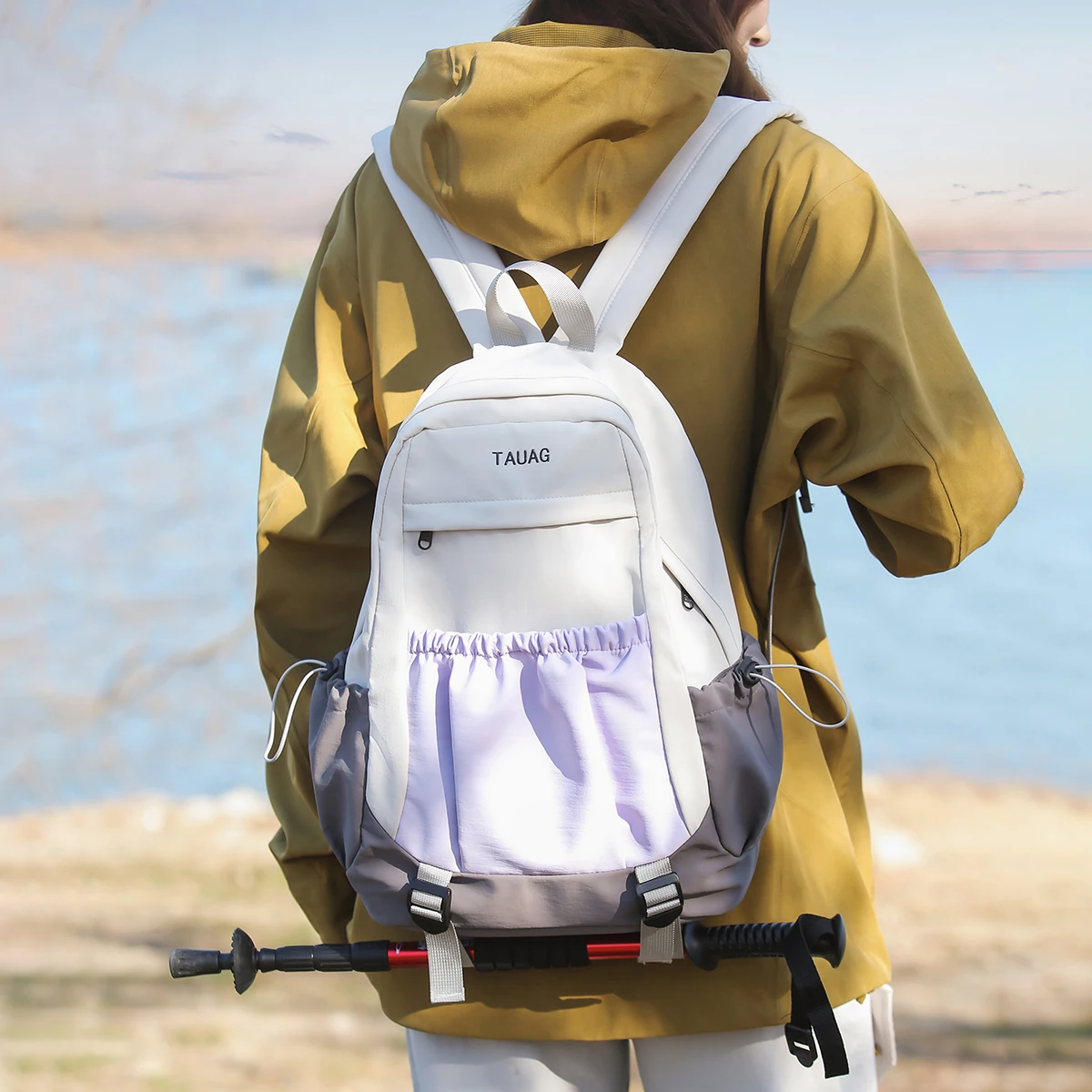 

Fashionable Lightweight Hiking Backpack for Women, Outdoor Lightweight Waterproof Travel Backpack for Climbing and Cycling, Backpack for Male College Students and Junior High School Students