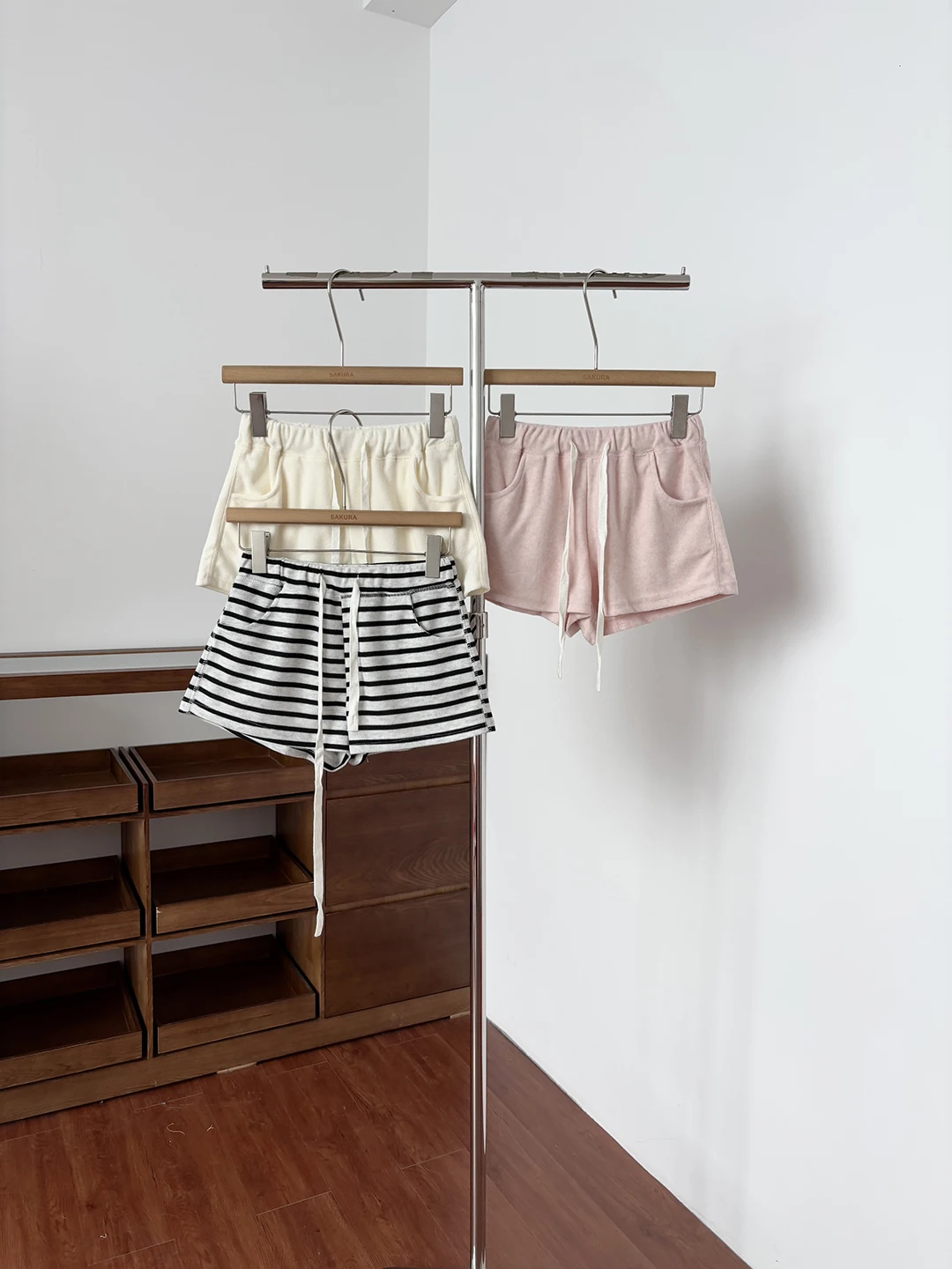 

Casual Loose Women's Short Pants Elastic Waist before Short after Long Adjustable Drawstring Summer Leisure Shorts High Waist...