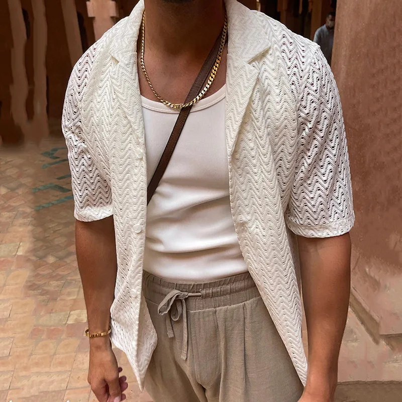 

Мужская трикотажная рубашка с коротким рукавом, приталенного кроя, однотонная, с отложным воротником, молодежная, летняя, теплая, средней толщины, с перфорацией.