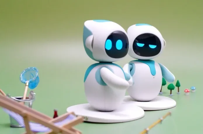 Eilik emo toy robot a cute intelligent companion of pet robot, smart robot for older people