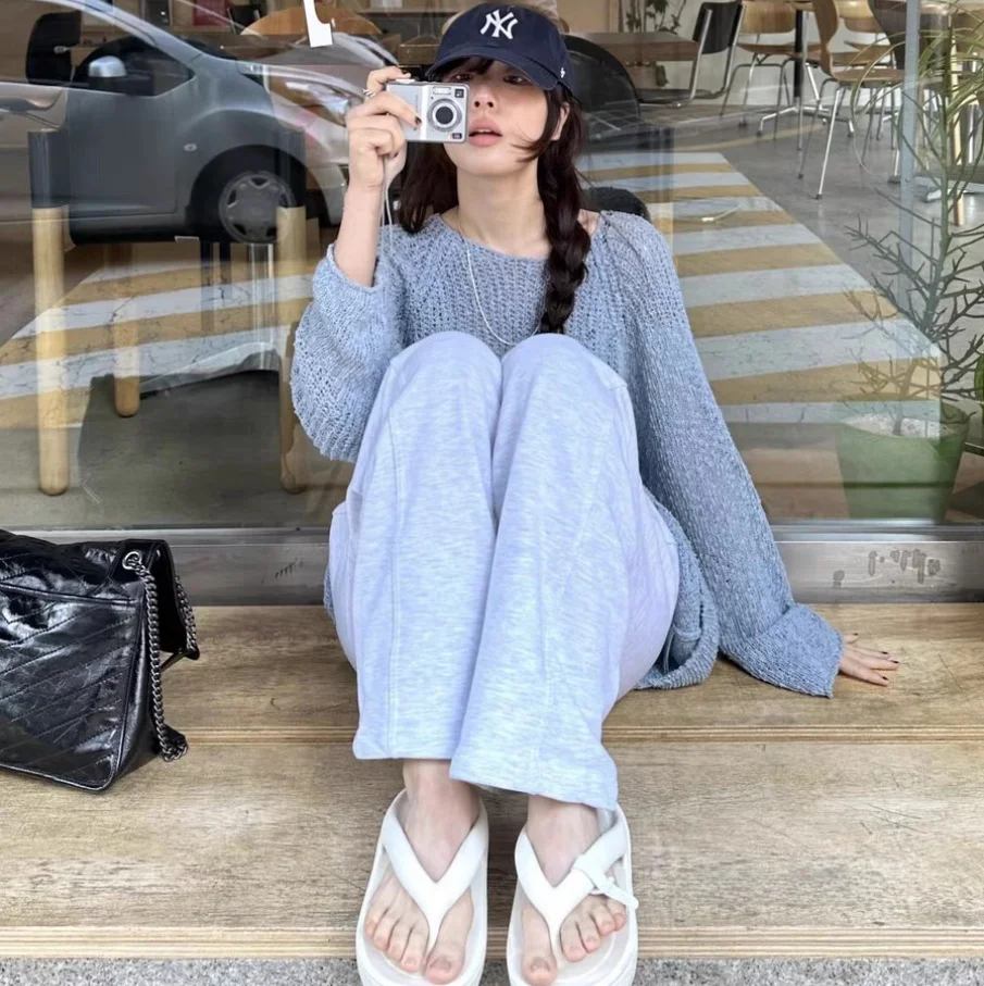 

Свободный длинный вязаный свитер Sve с вырезами Lazy Sle Qiu Jing Jiang Yan Lowclassic2025 Осенний чистый цвет для поездок на работу