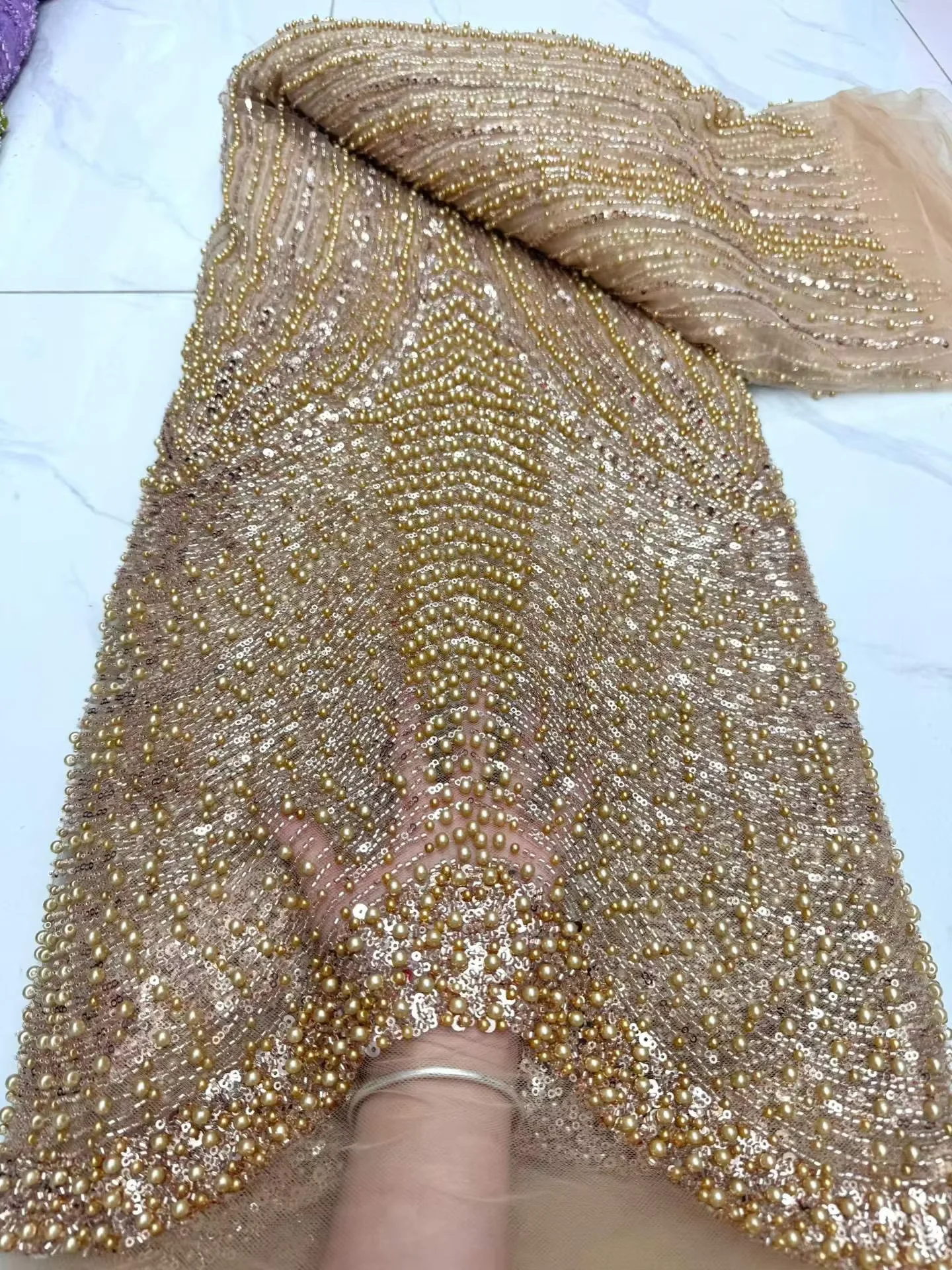Goldener afrikanischer schwerer Spitzenstoff 2026, hochwertige Pailletten-Stickerei, luxuriöse französische Perlenstoffe für Hochzeitskleider, Nähmaterial
