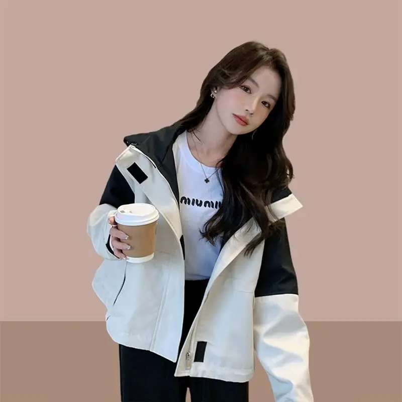 

Женская повседневная куртка 2025: Новинка, стильный дизайн, цветные вставки, с капюшоном, для активного отдыха, рабочая одежда, короткая куртка на молнии