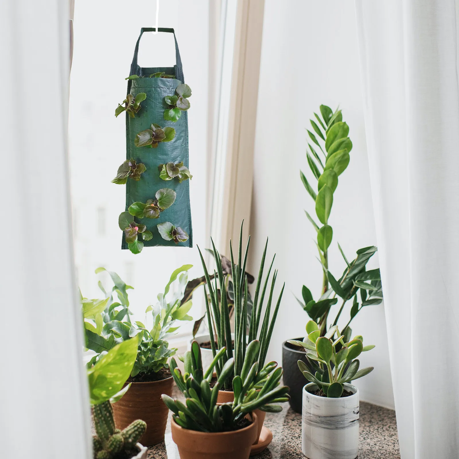 2Pcs Hanging Plant Bags for Strawberries Wall-Mounted Multi-Opening Growth Bags Reusable Indoor Vertical Gardening Supply