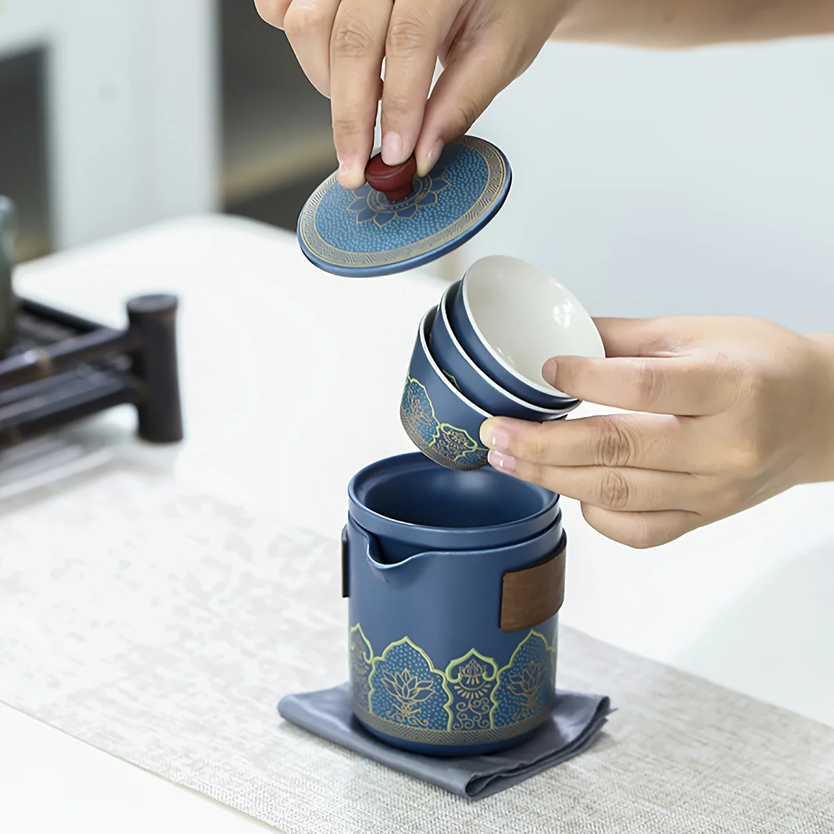 1 Set Travel Tea Set Portable Kung Fu Tea Set Ceramic Teapot Tea Canister Tea Cup Outdoor Quick Cup Tea Canister Leather Bag