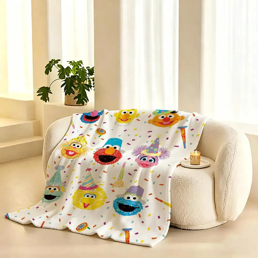 Sesame Street Cartoon Throw 240g flannel blanket, suitable for sofas, beds, offices,  exquisite gift blankets