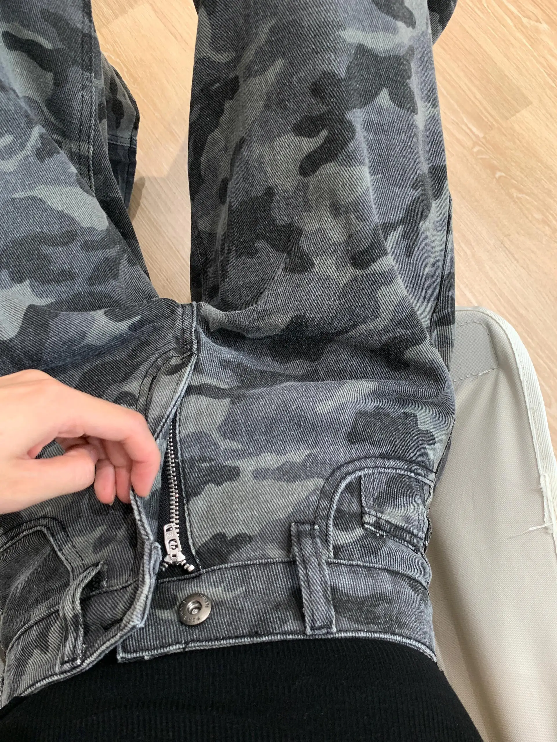 

Американская камуфляжная рабочая одежда в стиле ретро, джинсы, женская новинка весны 2025 года, прямые брюки с широкими штанинами и ножом