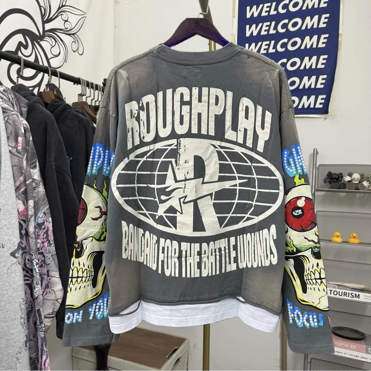 Rough Play Rock Guitarist Print American High Street Washed Vintage Hole Splicing Long Sleeve T-Shirt Unisex Cotton Polyester...