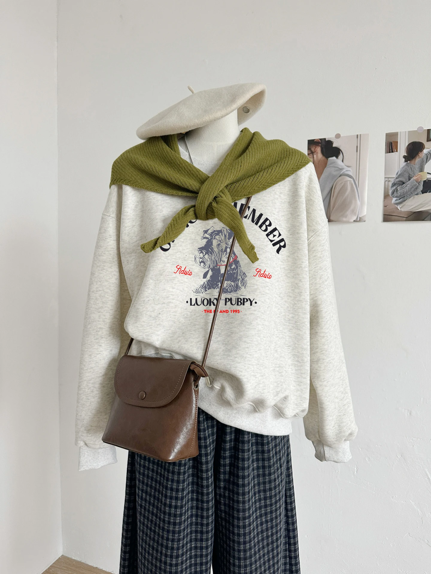 

Женская толстовка с принтом в стиле ретро-американский буквенный граффити, круглый вырез, весна-осень, повседневный, в стиле колледж, универсальный, омолаживающий топ