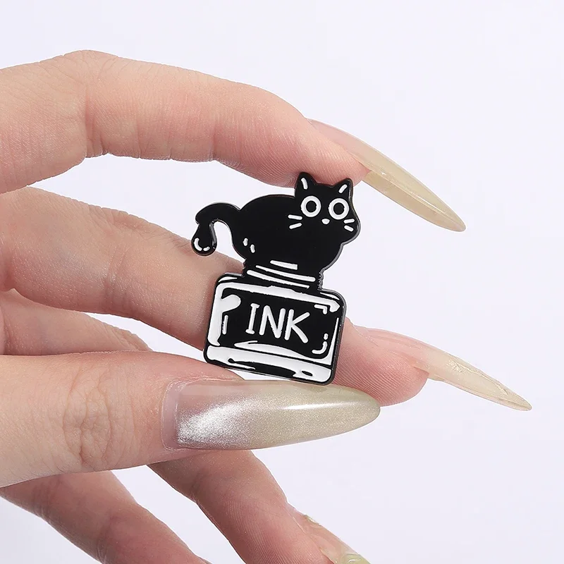 مضحك الشرير الجمجمة الأسود القط المينا دبابيس الإبداعية الكرتون الهيكل العظمي مرآة الحبر هريرة دبابيس ظهره شارة التلبيب مجوهرات هدايا