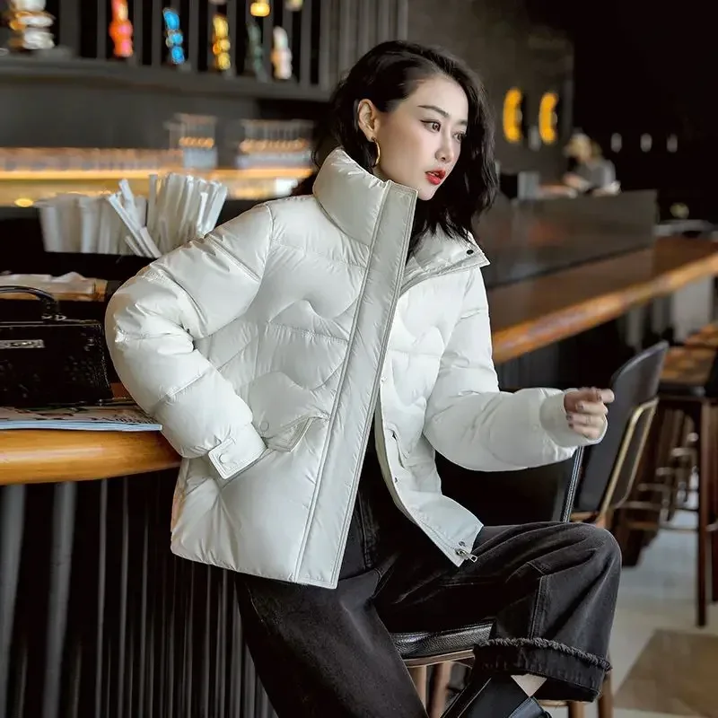 Thick Padding Jackets for Women Cropped Duck Down Woman Coat Short Quilted Padded Korean Style Clothing High Quality Winter 2024