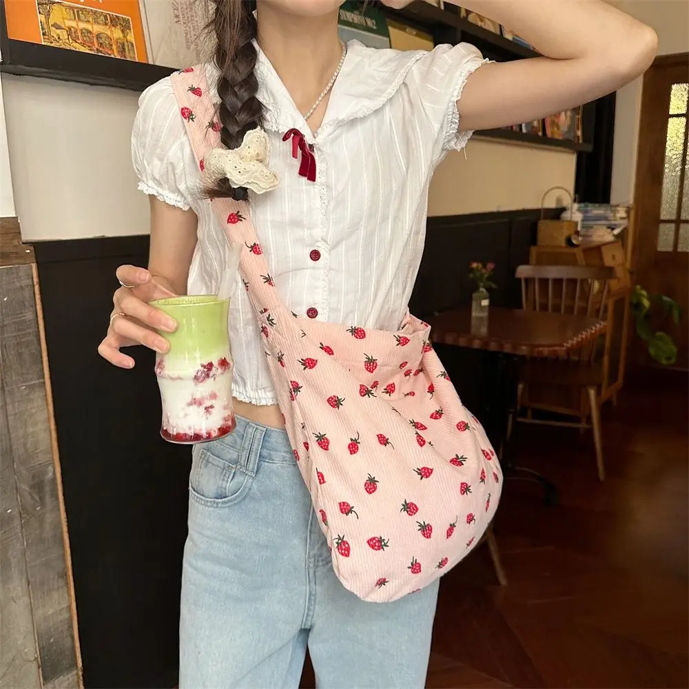 Fashion Large Capacity Strawberry Printing Shoulder Bag Fruit Sweet Korean Style Handbag Leisure Versatile Underarm Bag Women