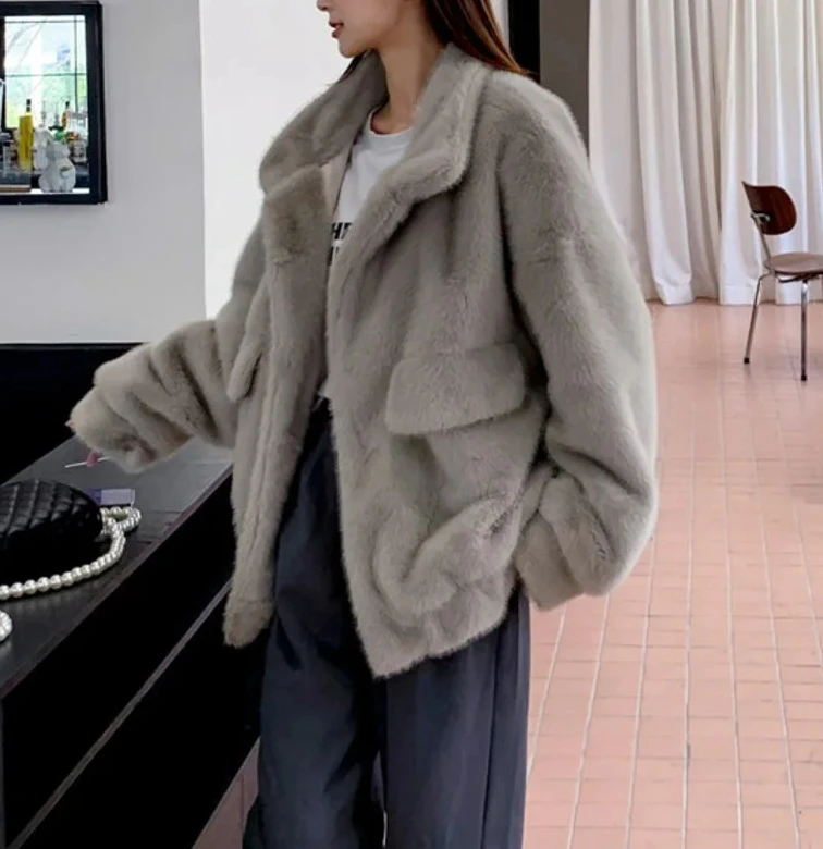 2025年新作冬物ファー付きゆったりプラッシュジャケット レディース スタンドカラー 長袖ポケット付きトップス