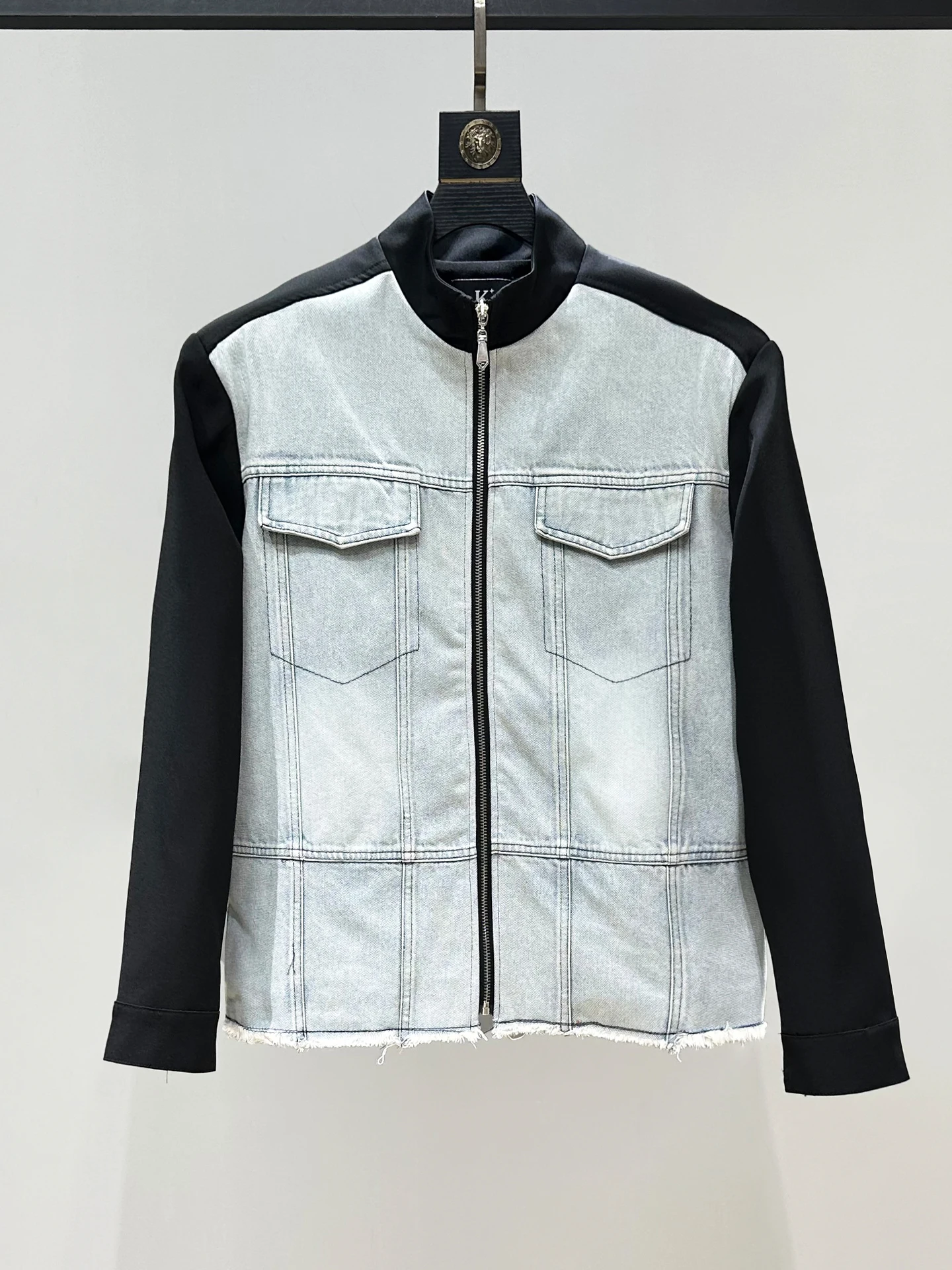 

Waed Denim Patchwork Jaet Men's High-End Sle Cool Versatile Color Blo oulder Pad Outerwear Trendy Brand ort Sve