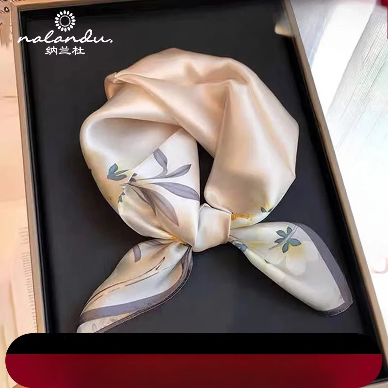 

Silk silk scarf women's 2025 new mulberry silk small square scarf, high-end sense for mother
