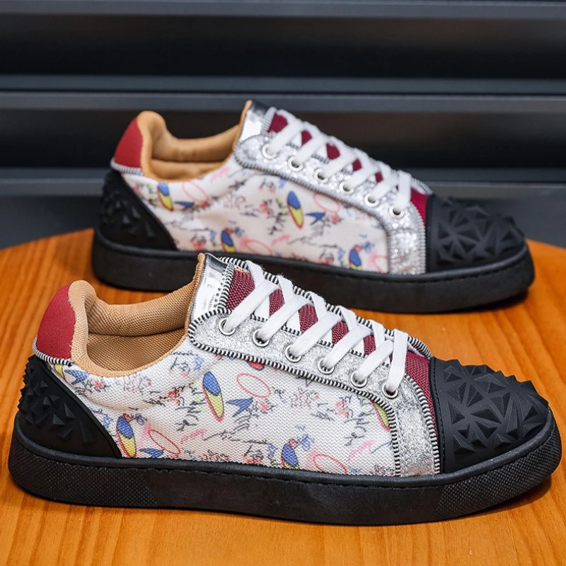 Sneakers Men's Punk Style Rivet Board Shoes Casual Shoes Man Flats Versatile Sports Trendy Footwear for Live Broadcast