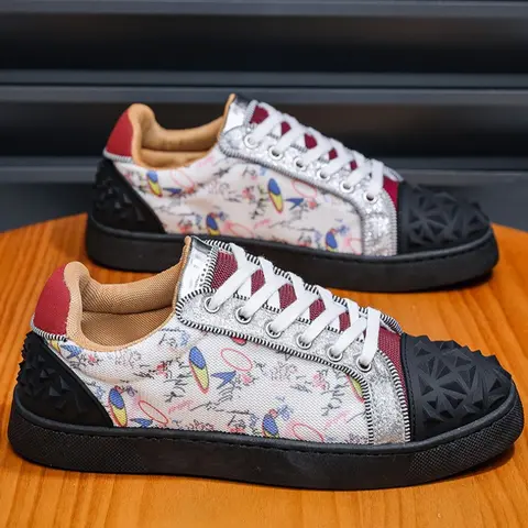 Sneakers Men's Punk Style Rivet Board Shoes Casual Shoes Man Flats Versatile Sports Trendy Footwear for Live Broadcast