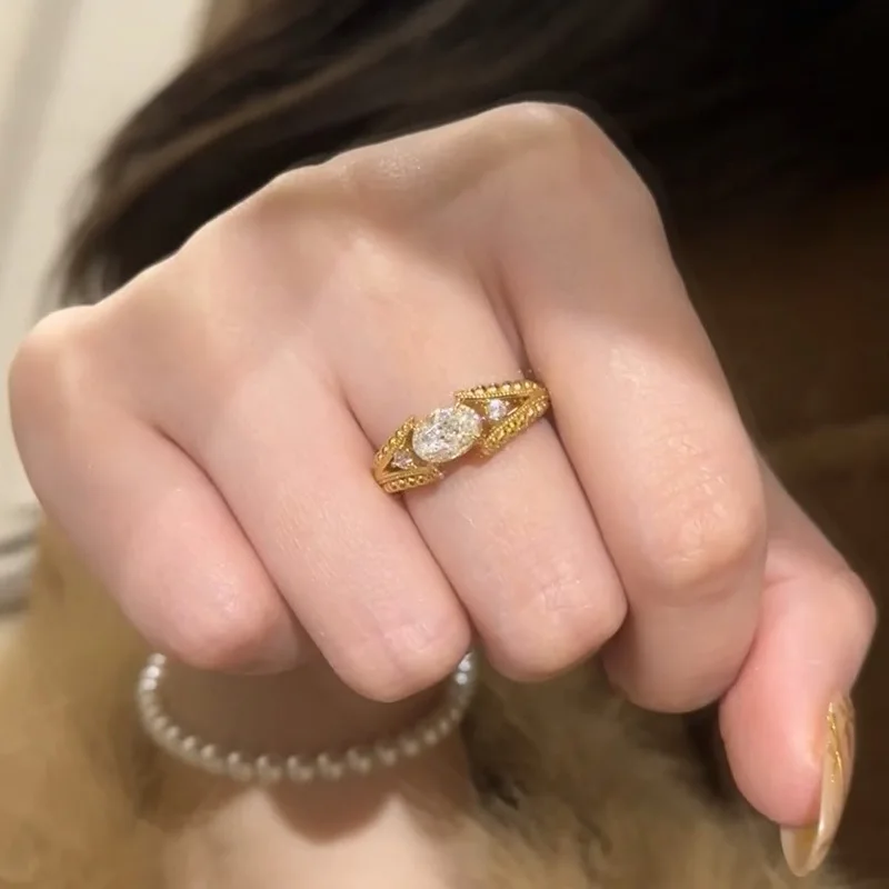 Ice flower flash drill pigeon egg ring 2025 new light luxury exquisite beautiful ring factory direct sales