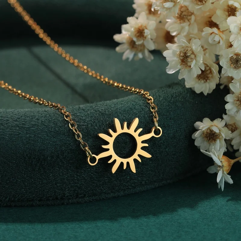 

Stainless Steel Necklace Plated Ethnic Sun Totem Pendent Necklaces For Women Birthday Party Charm Jewelry
