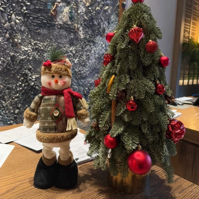 2025 متوفر في المخزون دمية كبيرة قابلة للتمدد لعيد الميلاد عرض داخلي سانتا كلوز ثلج الرنة دمية هدايا عيد الميلاد