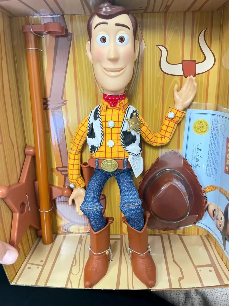Hot 40 cm Disney Pixar Toy Story Woody Action Figures Film inglese Suono Personaggio Bambola Panno Cowboy Regalo di compleanno per i bambini