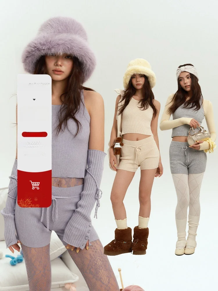 

Новинка! Уникальный дизайн: вязаный жилет с лямками и шорты с завязками. Женский модный комплект 2025 года. Зимняя коллекция.