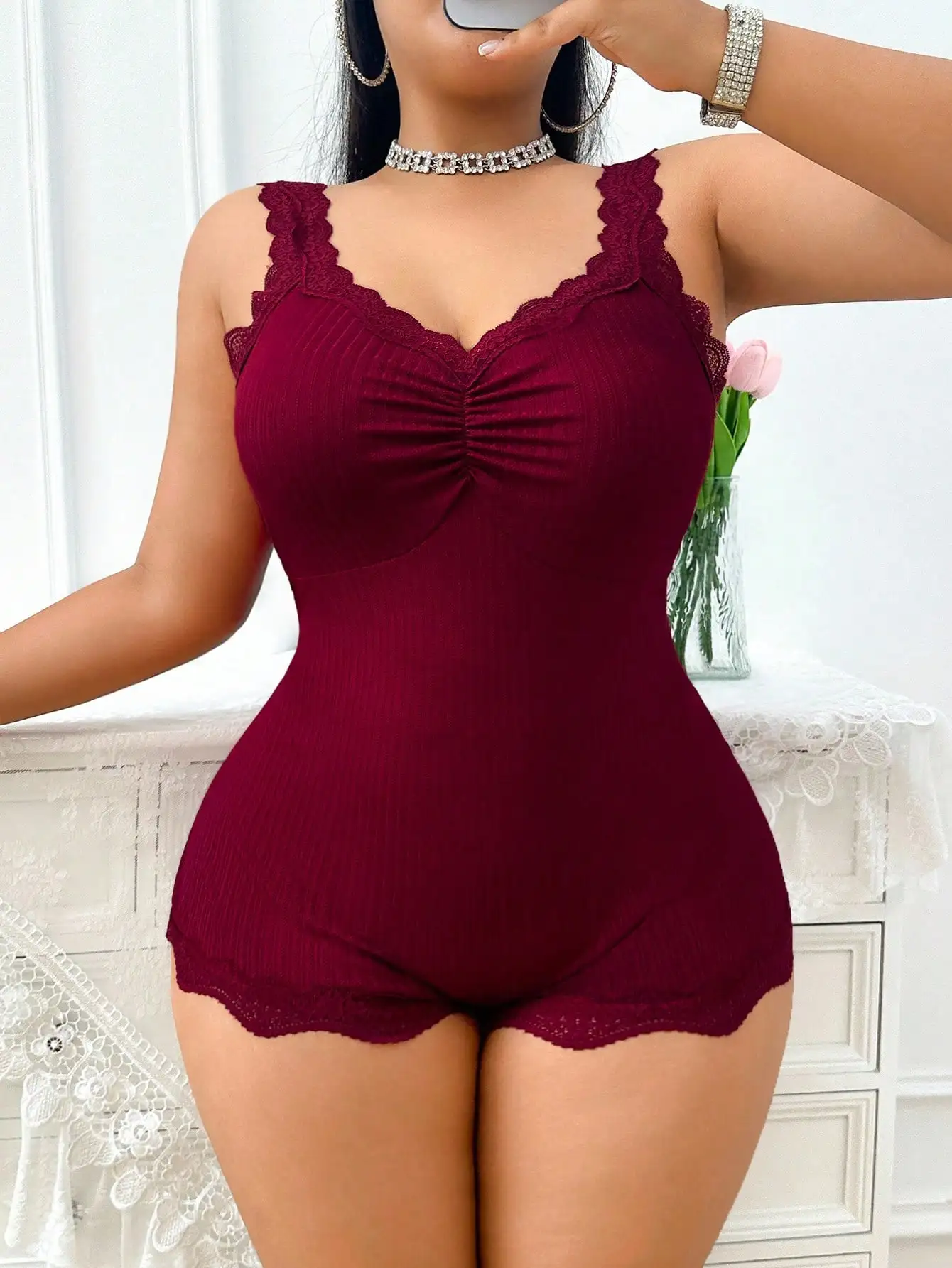 

Винно-красное кружевное трикотажное боди с рюшами для женщин больших размеров, пижама