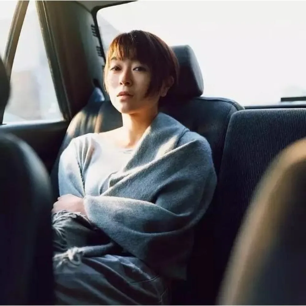 Hikaru Utada Hikki Greatest Hits 2CD - صوت بدون فقدان - مثالي لتشغيل السيارة - مسارات J-Pop المميزة لمحبي الموسيقى