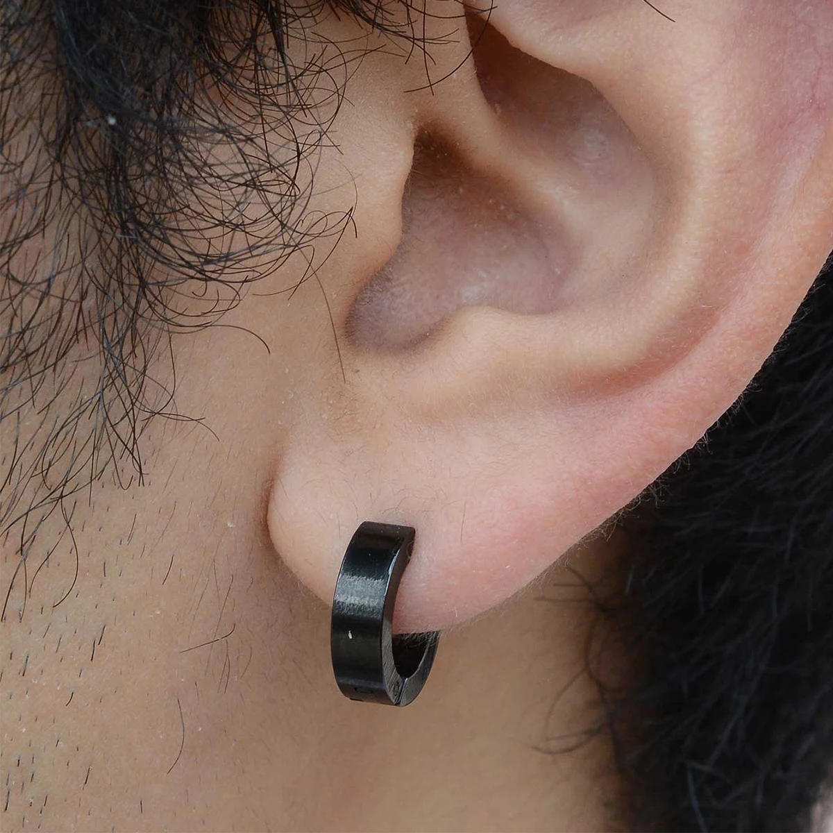 1Pcs Unisex Stainless Steel Punk Man Black Clip on Earrings Geometry Triangle Star Pendant Dangle Earrings Women Gothic Jewelry