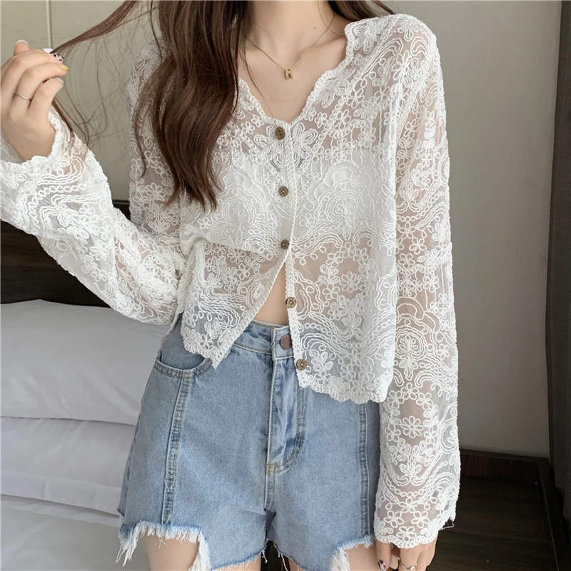 Koreanisches Netz aushöhlen Hemd Frauen Spitze Sonnencreme Sommer lose süße Strickjacke einreihige schicke hübsche Stil Blusen