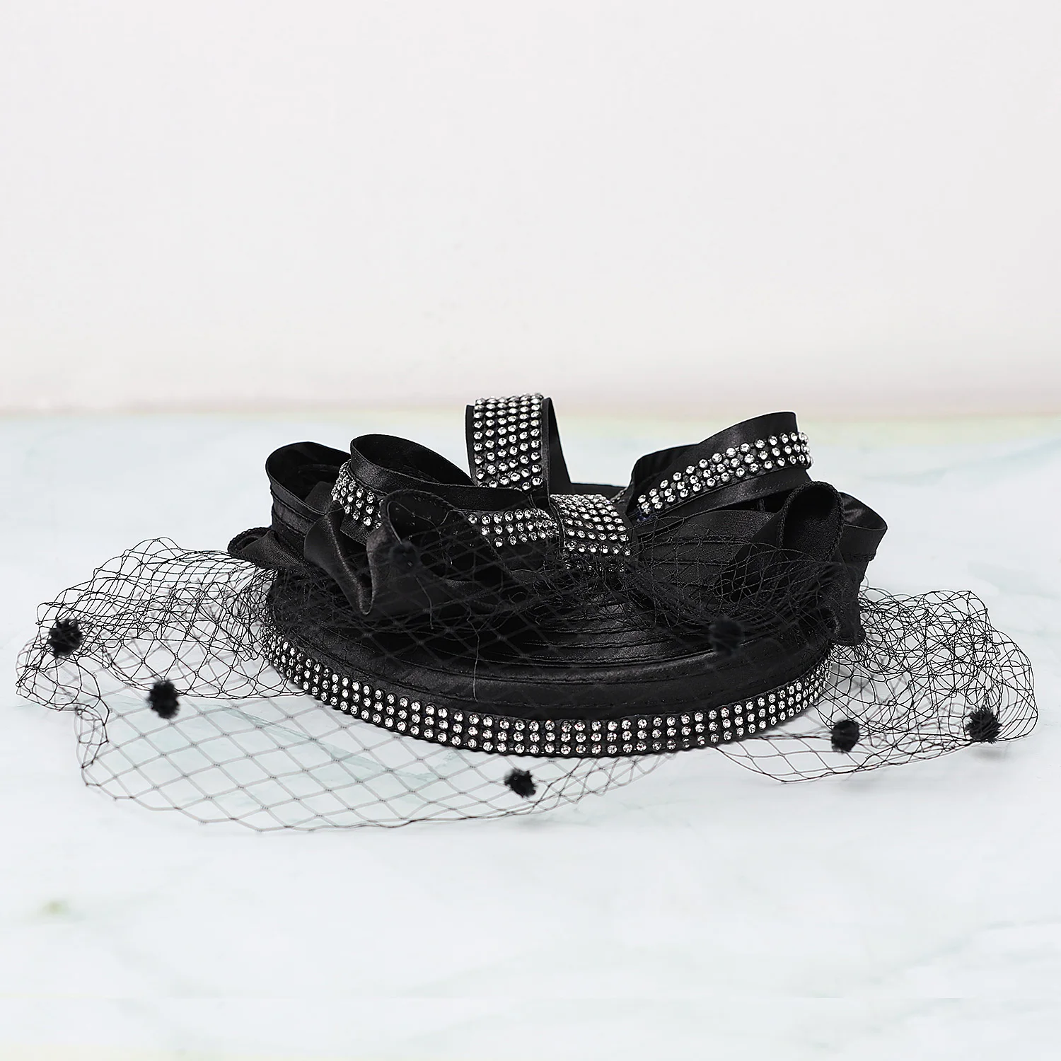 FS Luxury Fascinator Hat For Women Elegant Vintage Black Veil Pillbox Hats With Bowknot Formal Dress Tea Party Wedding Headdress