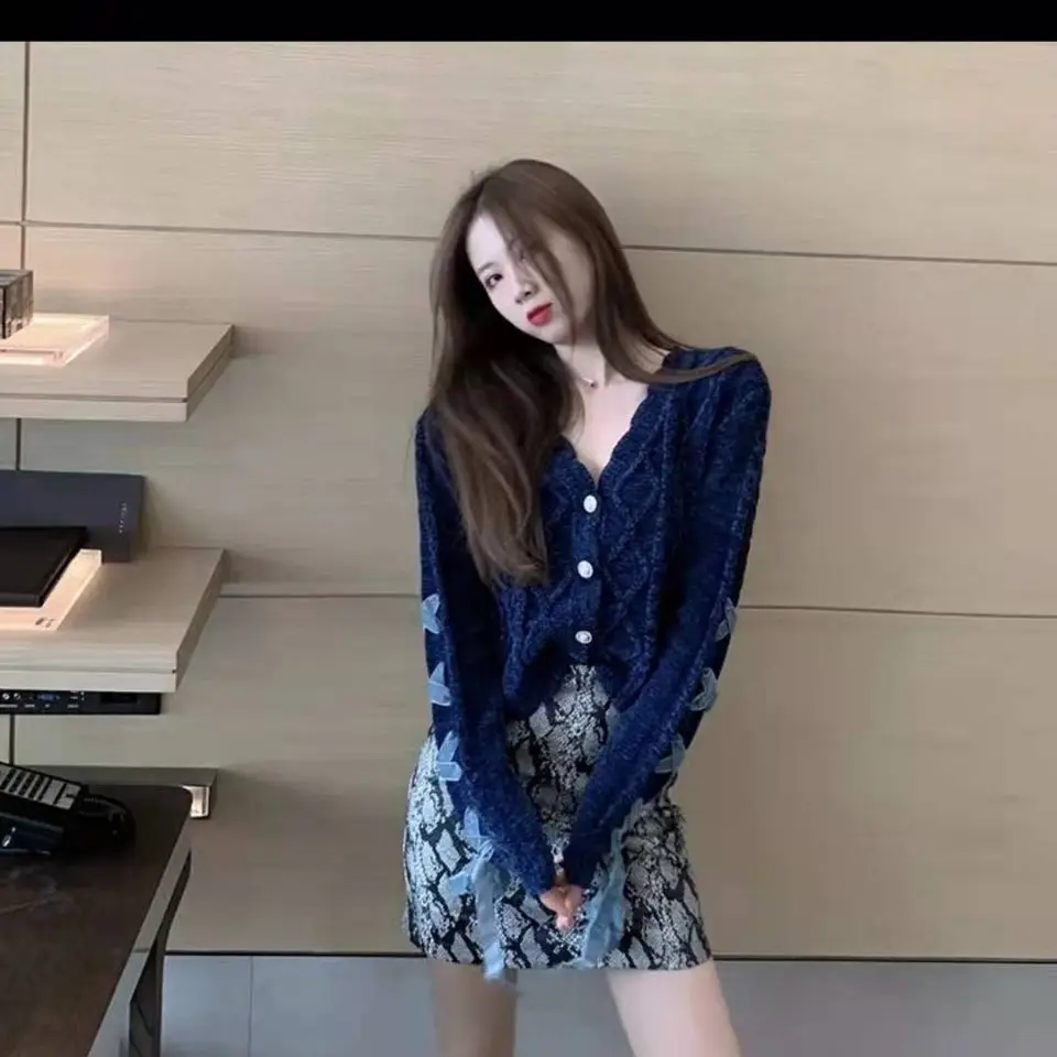 

Knitted Cardigan Jacket Women Autumn New Temperament V-Neck Diamond Plaid Short Sweater Long Sleeve Top 2024