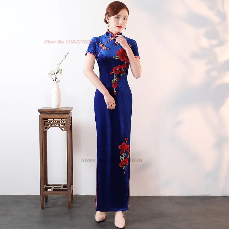 2025, traditionelles chinesisches Vintage-Kleid, verbessertes Cheongsam aus Samt, nationale Blumenstickerei, Bühnenaufführung, Bankettkleid