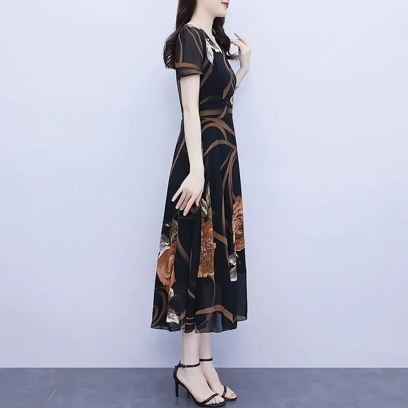 เดรสลายดอกไม้ใหม่ทรงเข้ารูปช่วยพรางหุ่นให้ดูเพรียวสำหรับผู้หญิง