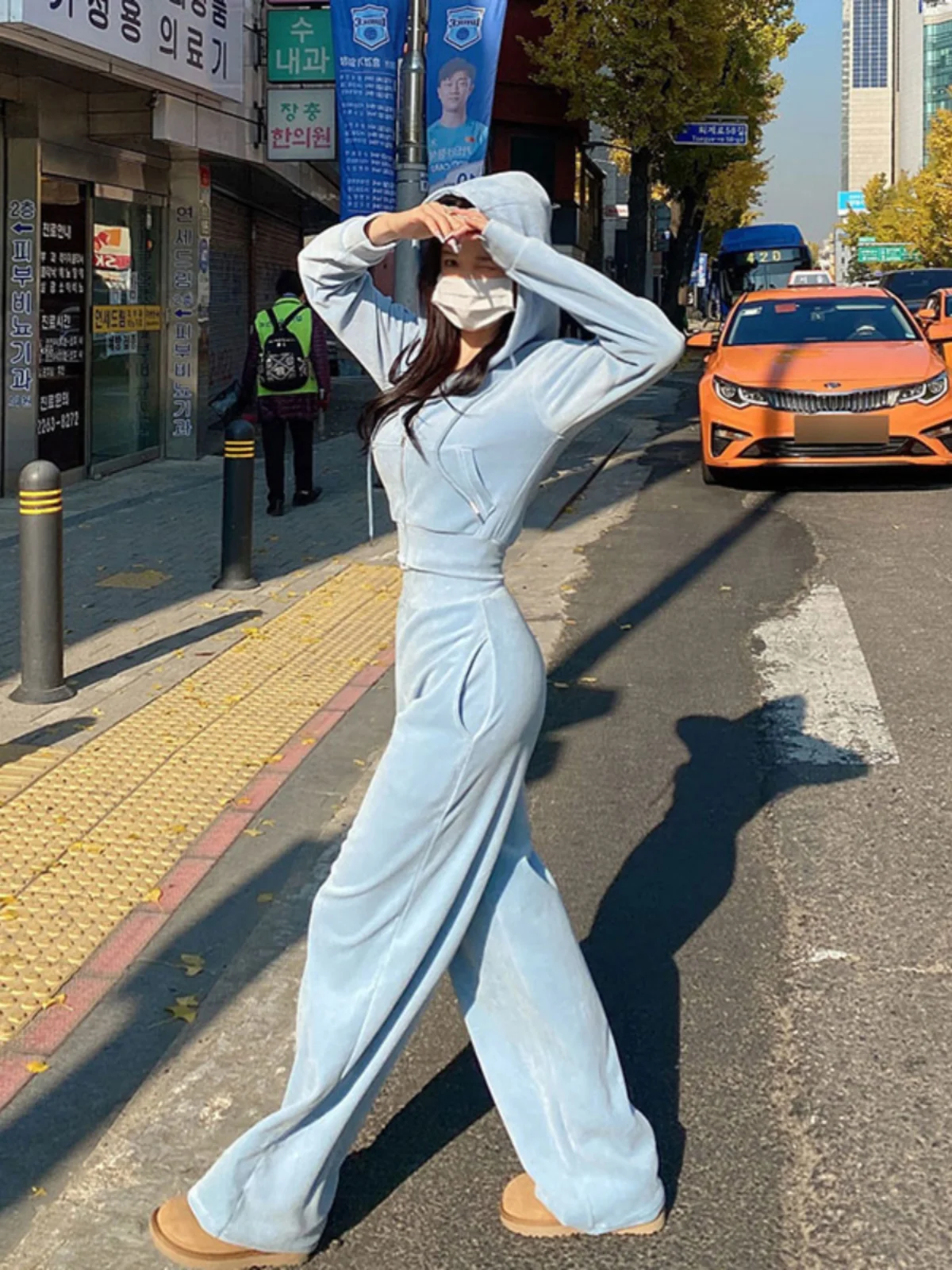 

Velvet Set Women's 2026 Korean Style Casual Sporty Slimming Sweatshirt Wide Leg Pants Two Piece Set Youthful Looking