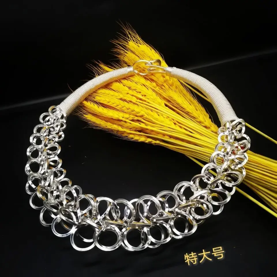 Nieuwe Guizhou Miao en Dong zilveren kettingaccessoires voor vrouwelijke etnische minderheidsdansvoorstelling met puur handgemaakt