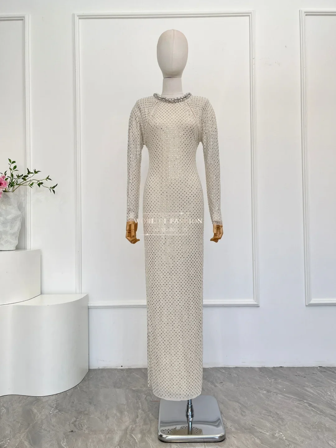 Top Quality Women Clothes White Cut Out Long Sleeve Diamonds Pressed Maxi Dress