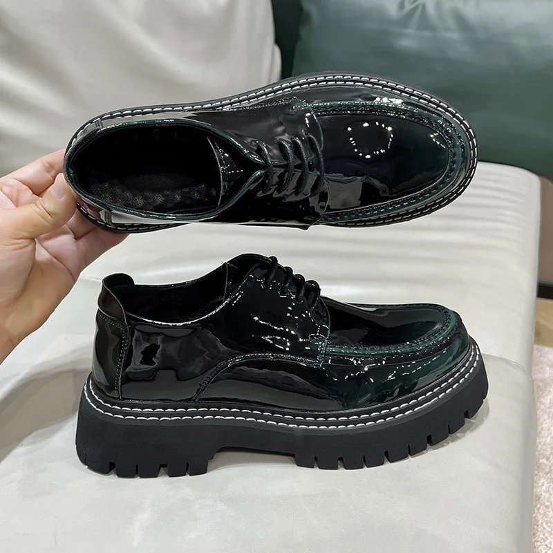 2022 Newest Designer Round Toe Casual Men Shoes Vintage British Formal Dress Leather Shoes Lace-up Loafers Luxury Korean Wedding