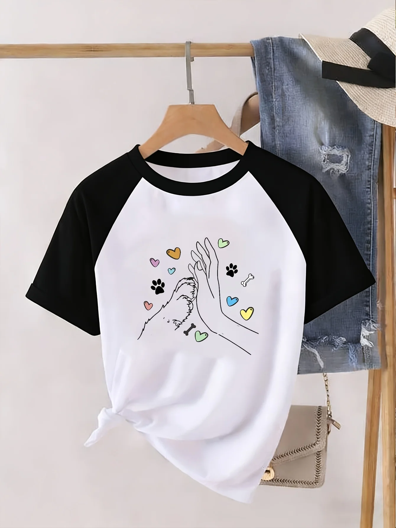 Raglan Sleeve Short-Sleeved T-Shirt for Women Dog Paw Print Heart Casual Top Summer Human-Dog Pattern Cute and Dog TShirt FEMALE