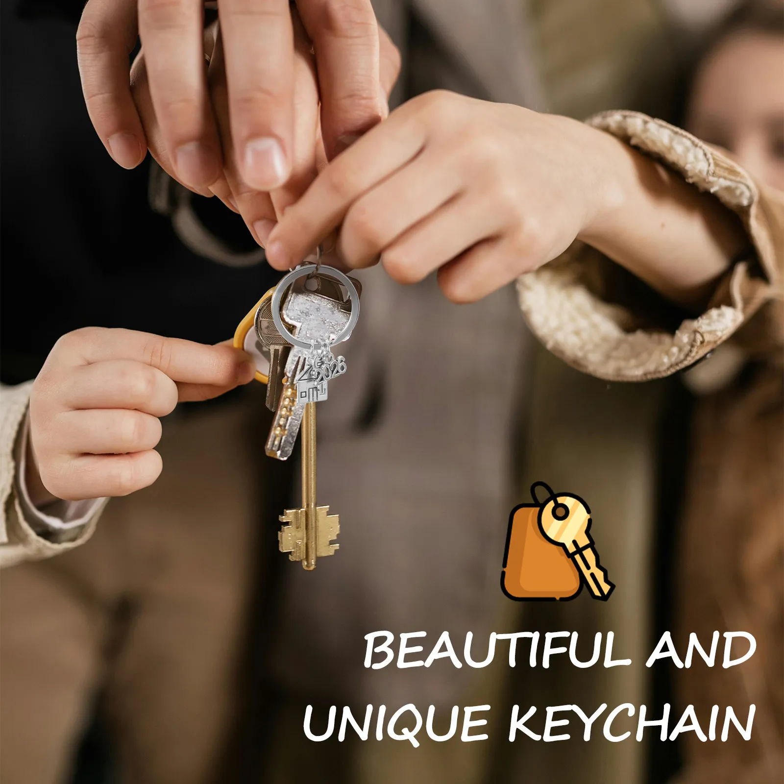 2Pcs New Home Keychain Decorative Metal House Shaped Keyrings Moving Announcement Present Housewarming Keepsake for New