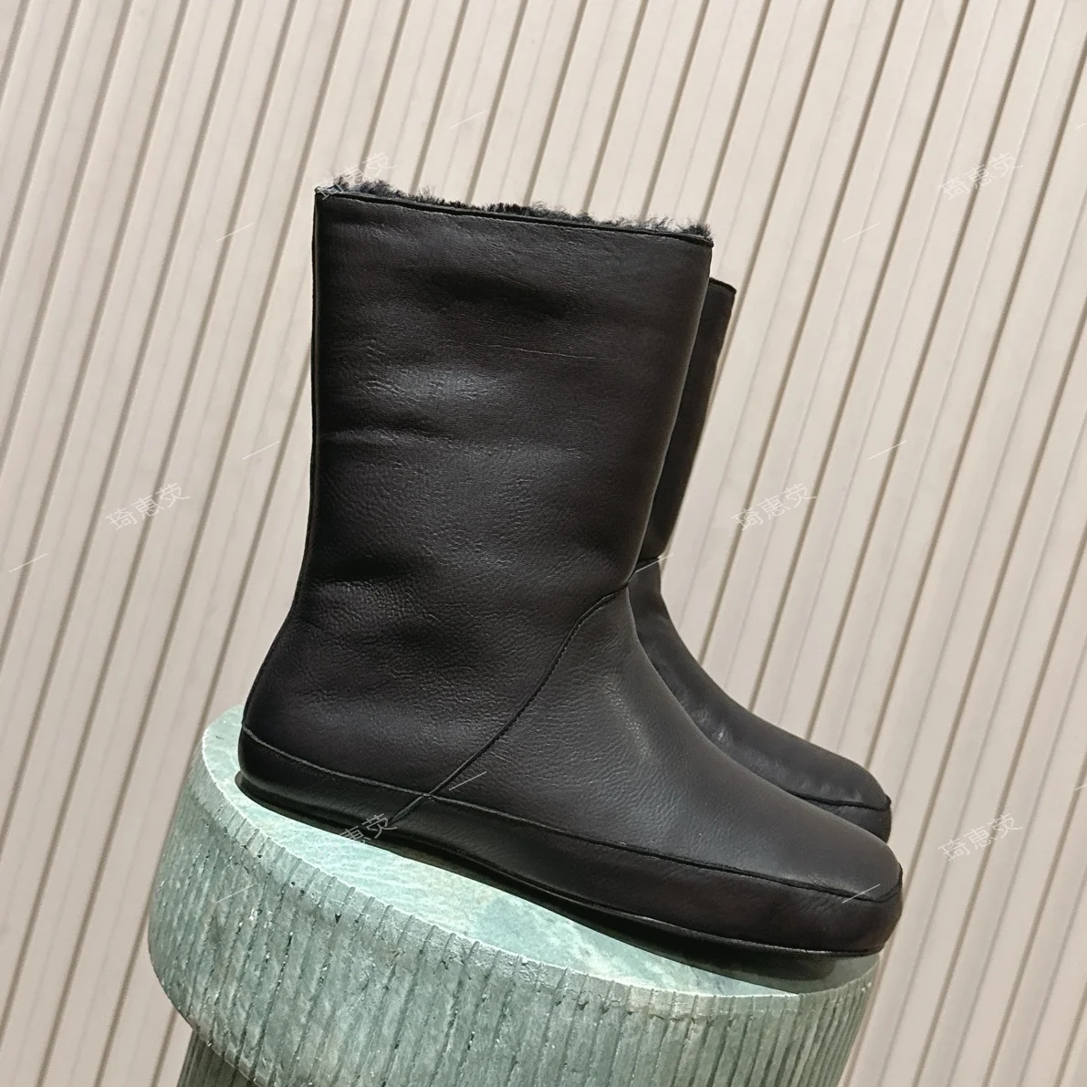 Minimalist Black Square-Toe Mid-Calf Boots Winter Fleece-Lined Genuine Leather Flat-Heel Slimming Boots Zapatos De Mujer