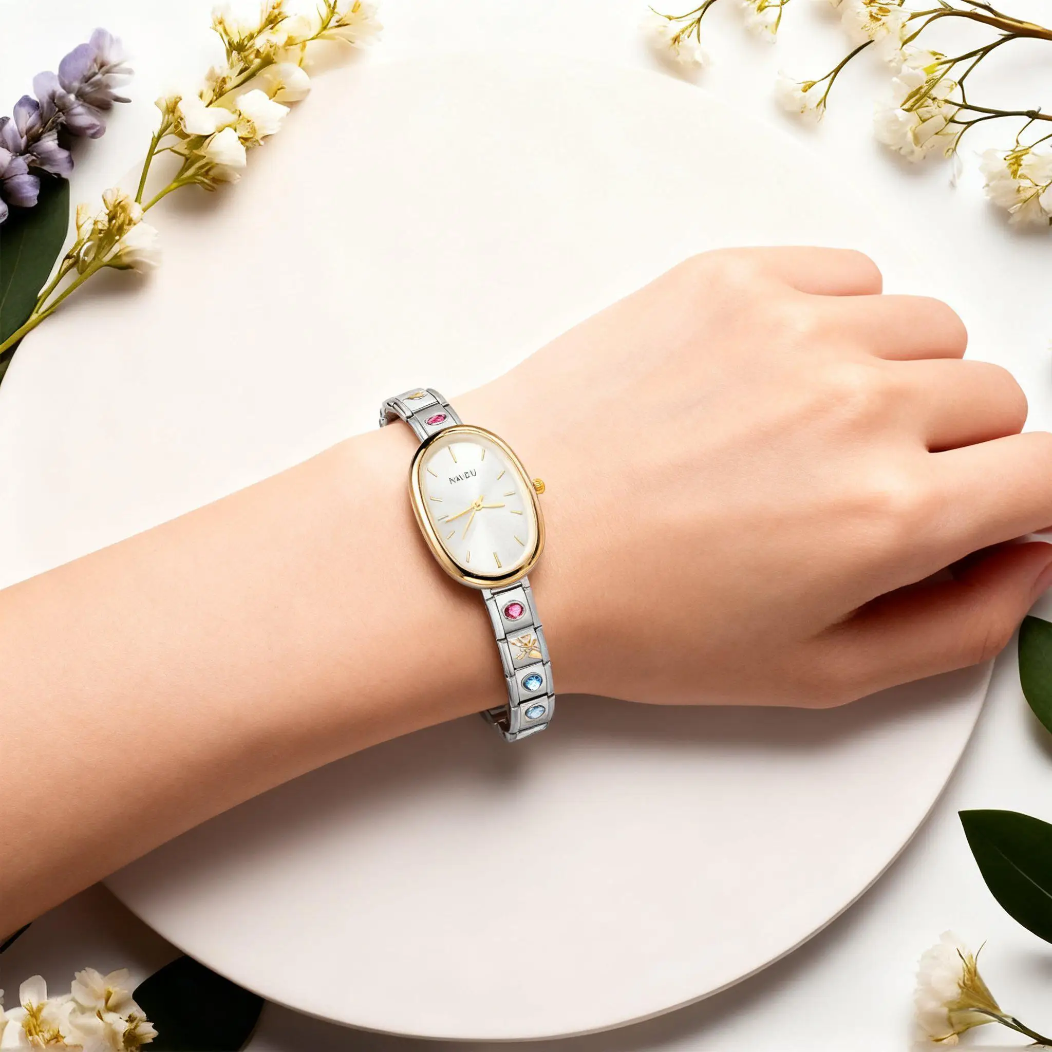 2025 New Trendy Female Style Ellipse Quartz Watch Stainless Steel Strap 9mm Width Hand Chain Hand Watch Delicate Gifts
