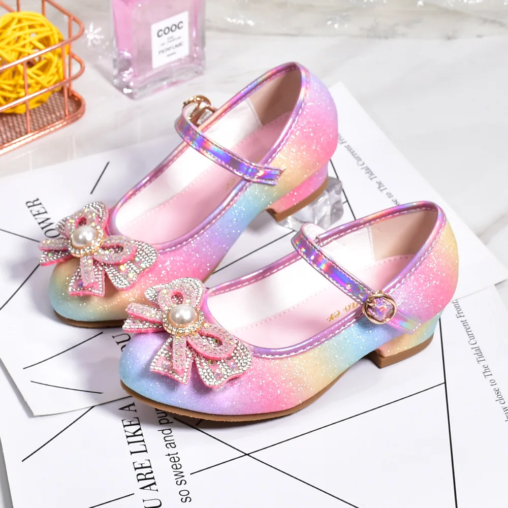 Zapatos de princesa de cuero para niñas, zapatos para niños con punta redonda y suela suave, zapatos de baile de fiesta de cristal de princesa de tacón alto, 2024