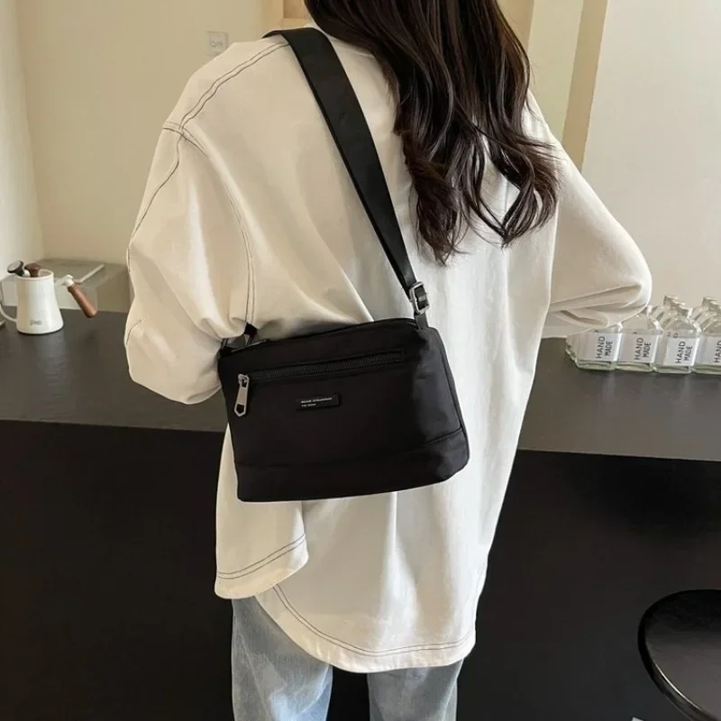 ユニークでオリジナルなレトロヴィンテージ風のおしゃれな女性用おむつバッグ、高級レザー製トートバッグ、クロスボディメッセンジャーストラップ付き