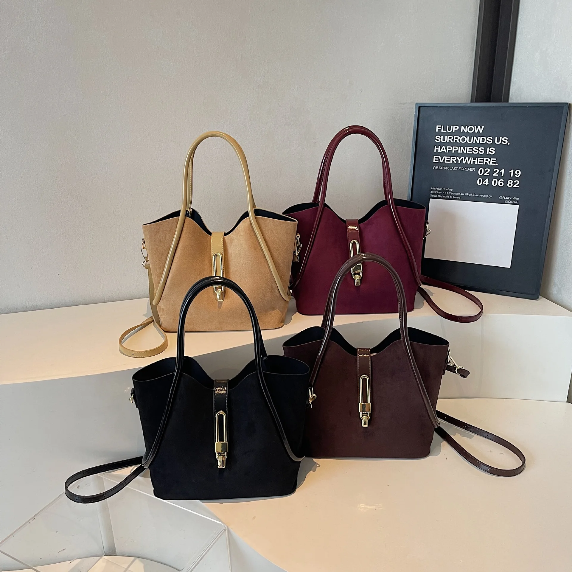 

Нишевая сумка-ведро 2025 года, женская сумка через плечо для пригородных поездок, минималистичная сумка через плечо, универсальная сумка «день-ночь», текстурированный слинг