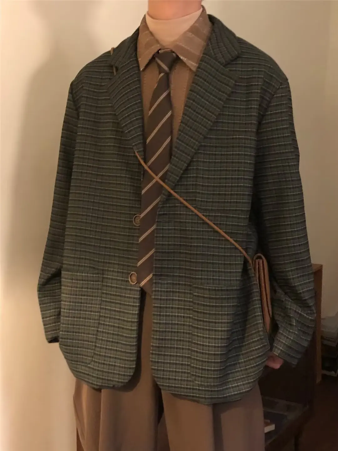 

Новая мужская повседневная свободная куртка в клетку 2024 года, молодежная модная осенняя верхняя одежда, женская версия, винтажный дизайн, малая партия