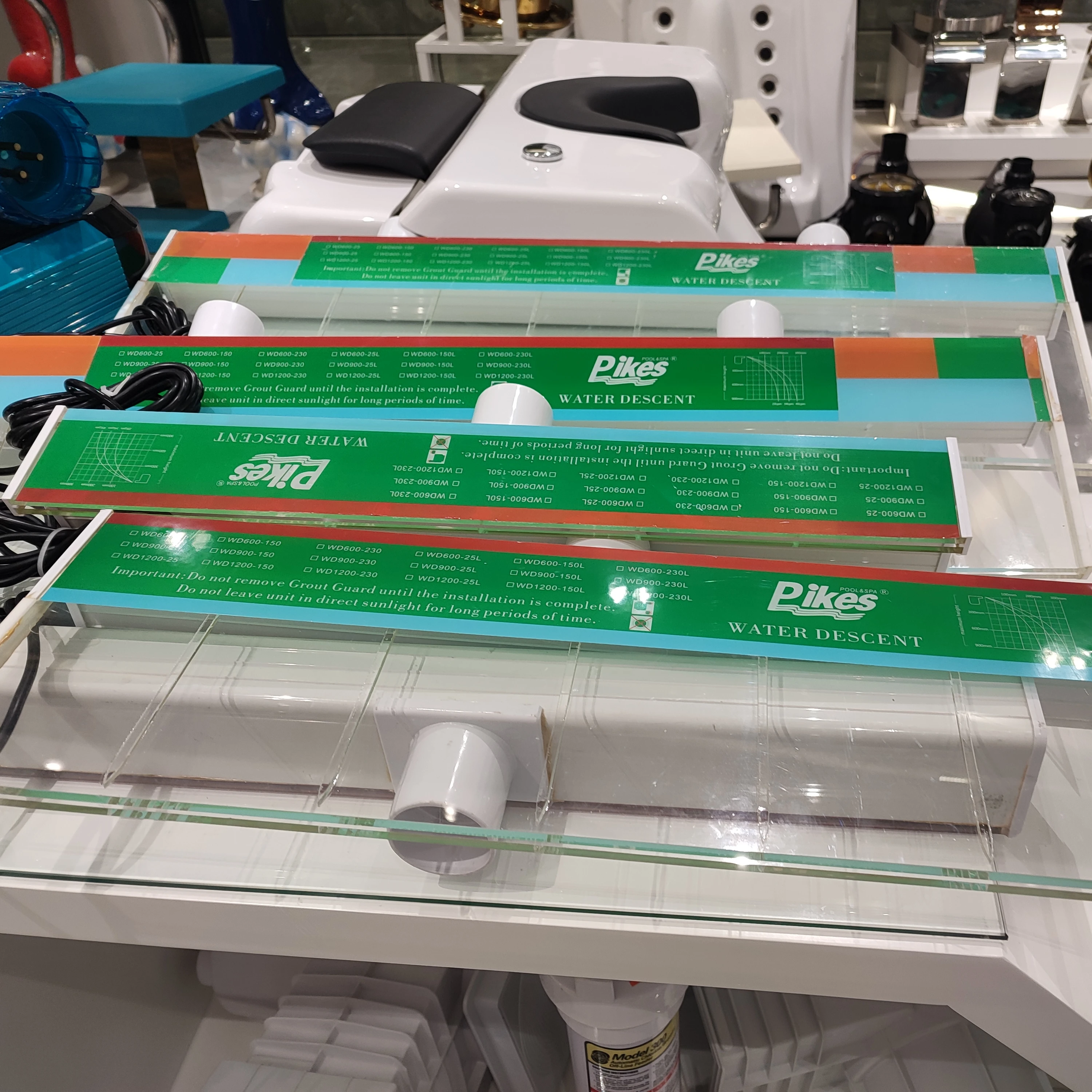 

STLF Aqua Acrylic Waterfall Water Descent for Swimming Pool Fountain Waterfall with LED Light Strip