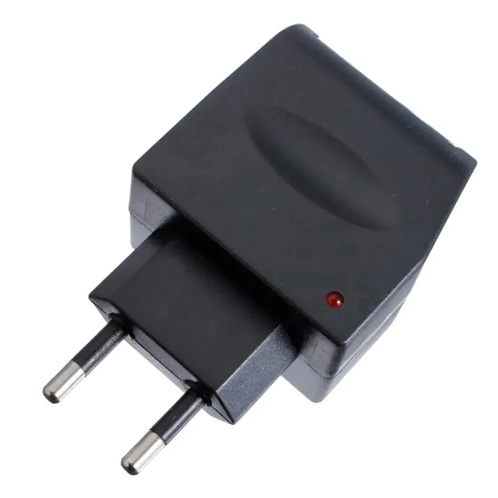 Adattatore ca con presa per Auto caricabatteria automatico spina ue da 220V ca a 12V cc per l'uso di dispositivi elettronici per Auto a casa