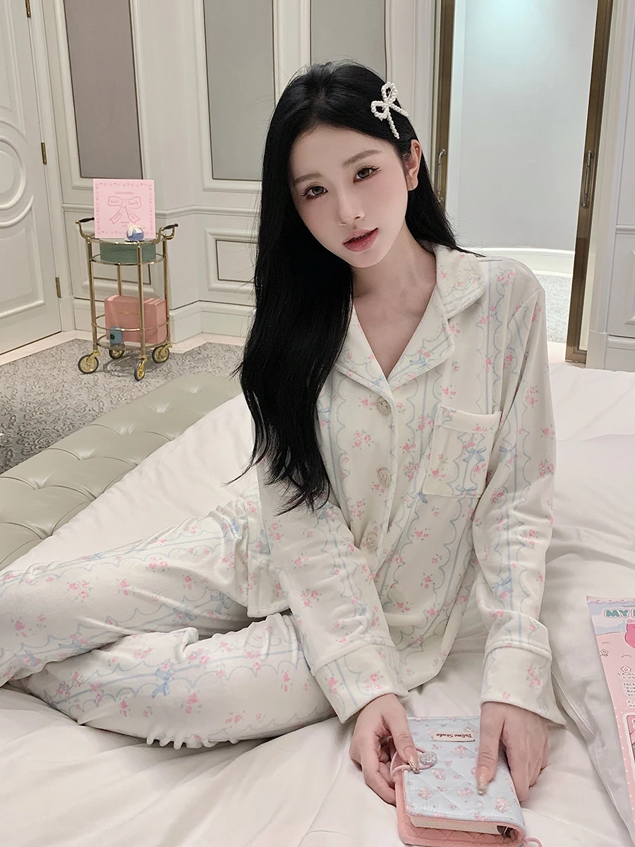 بيجامة بأكمام طويلة على الطراز الياباني للنساء للخريف والشتاء، مجموعة دافئة سميكة وسميكة، ملابس منزلية غير رسمية فضفاضة وجميلة