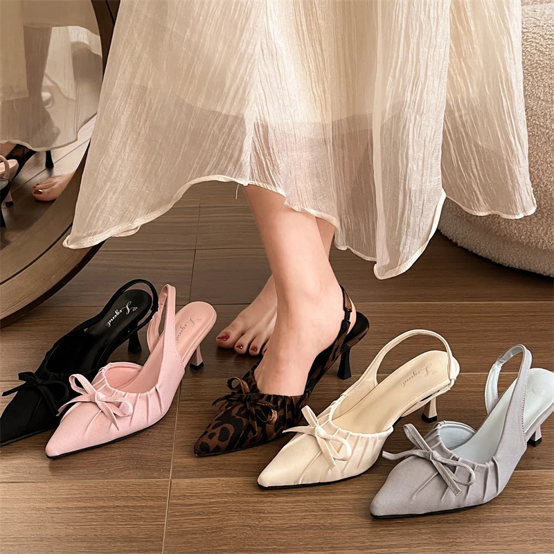 

Новая летняя мода после пояса с кольцом, пикантная женская обувь с бантом для банкета, удобные однотонные элегантные босоножки на высоком каблуке с острым носком